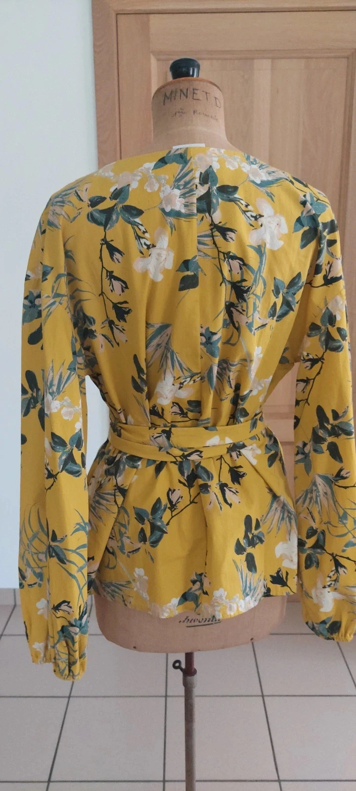 Blouse cache-cœur à fleurs VILA Clothes - Taille L (40) - Jaune moutarde – photo 3